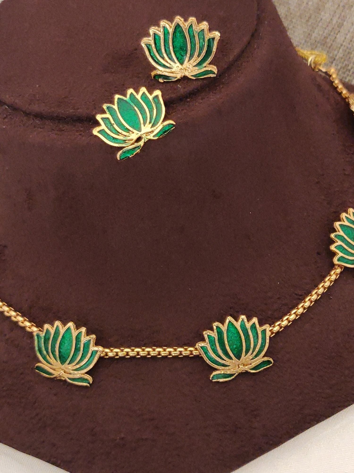 Abdesigns Gold Plated Handprinted Lotus Necklace Set