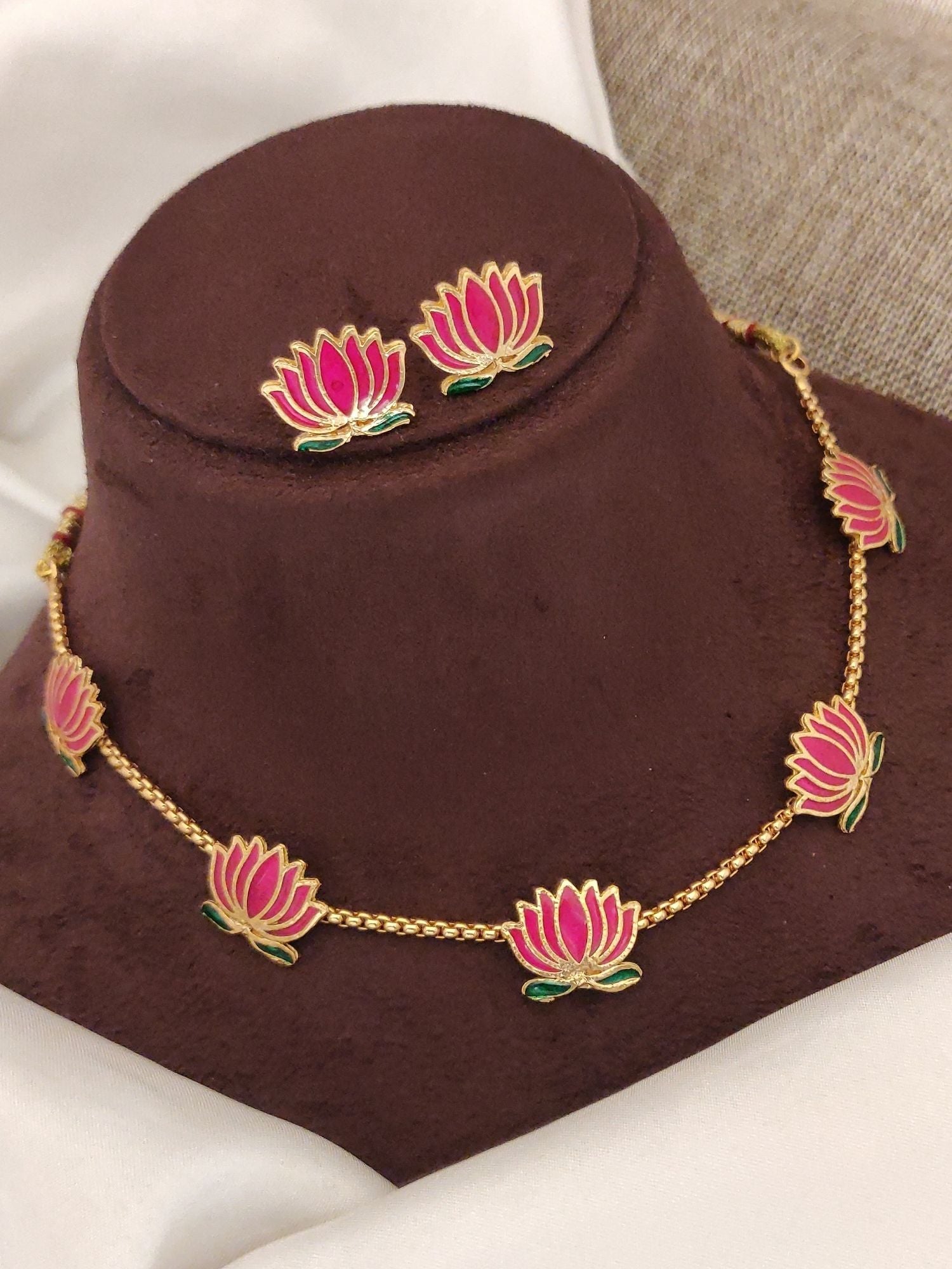 Abdesigns Gold Plated Handprinted Lotus Necklace Set