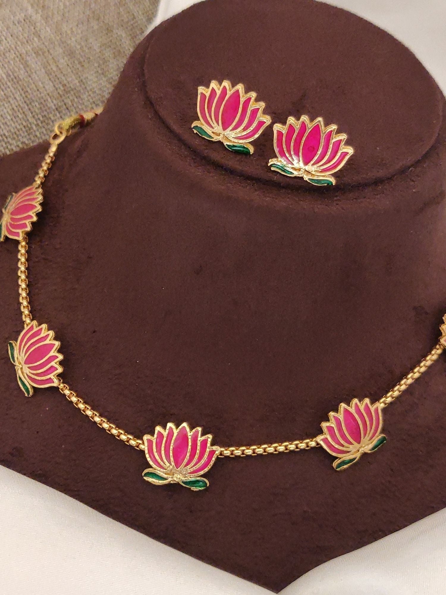 Abdesigns Gold Plated Handprinted Lotus Necklace Set