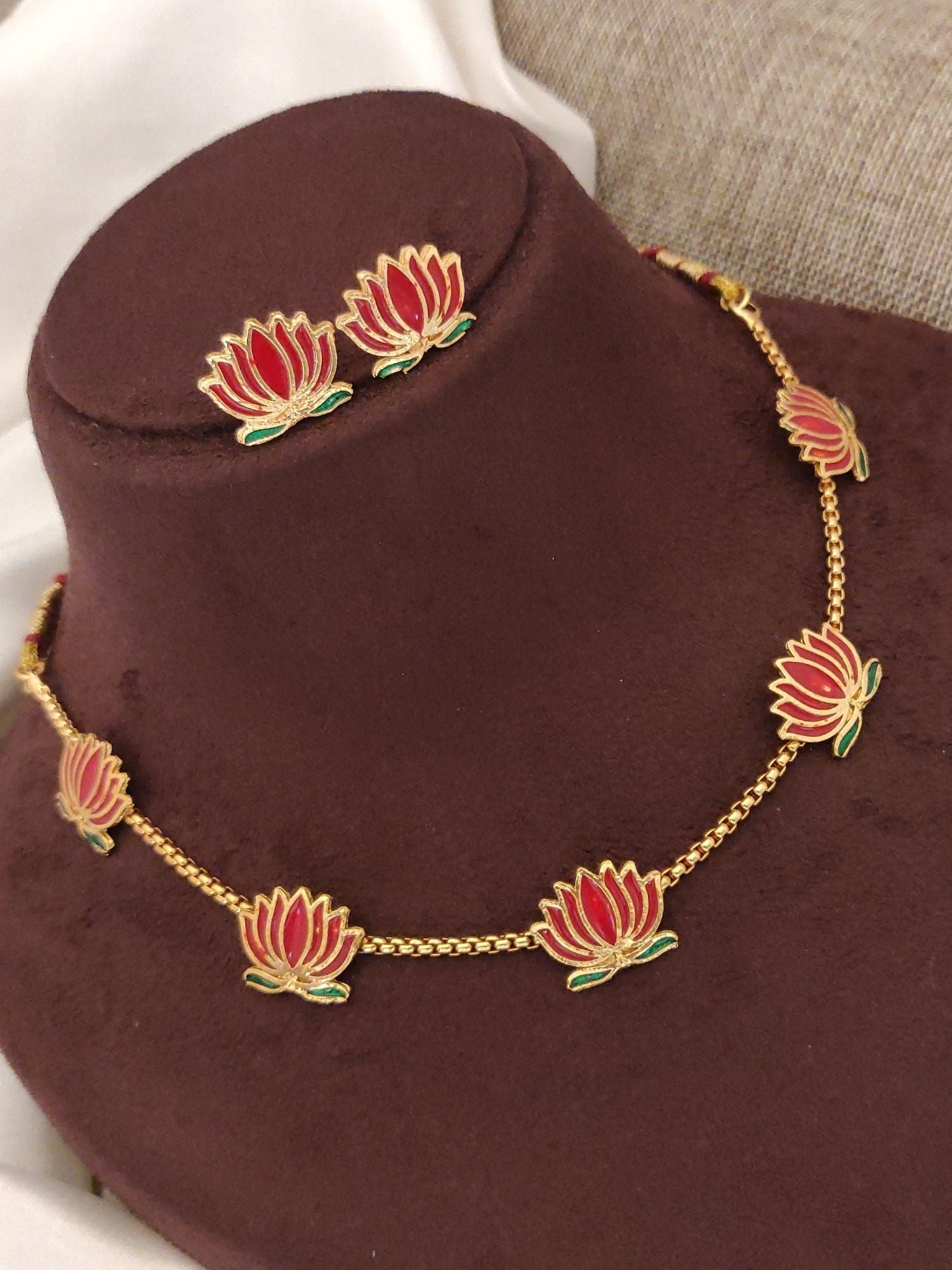 Abdesigns Gold Plated Handprinted Lotus Necklace Set