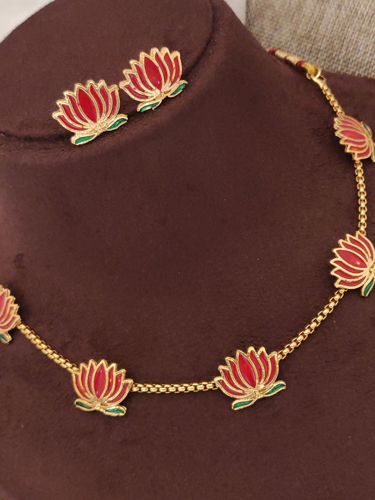 Abdesigns Gold Plated Handprinted Lotus Necklace Set