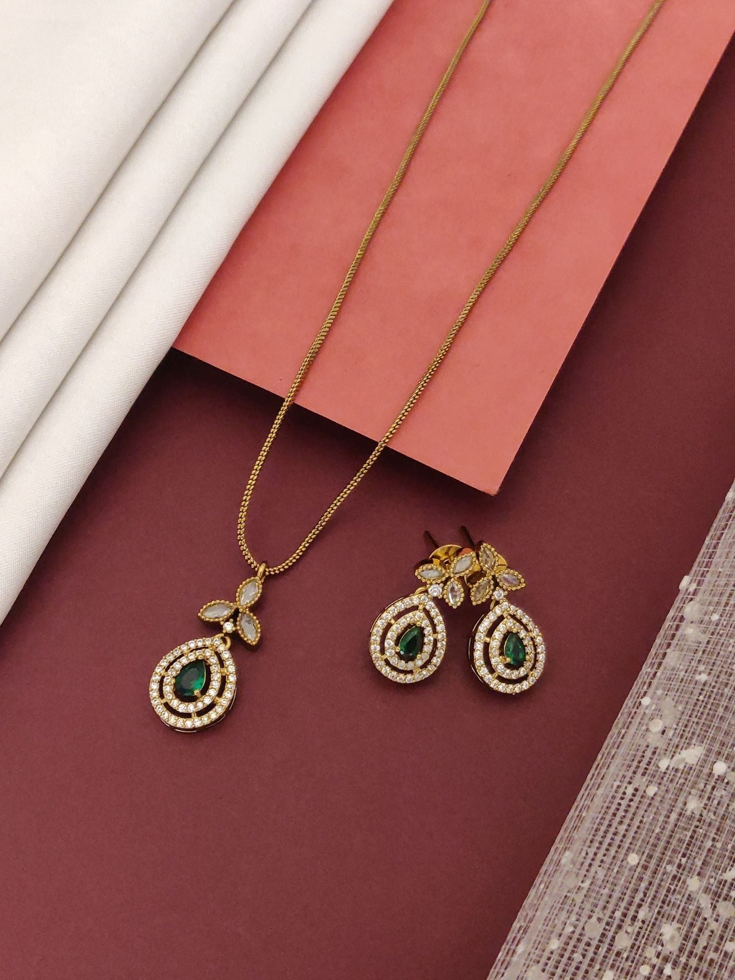 Abdesigns Gold Plated KempStone Pendant Set