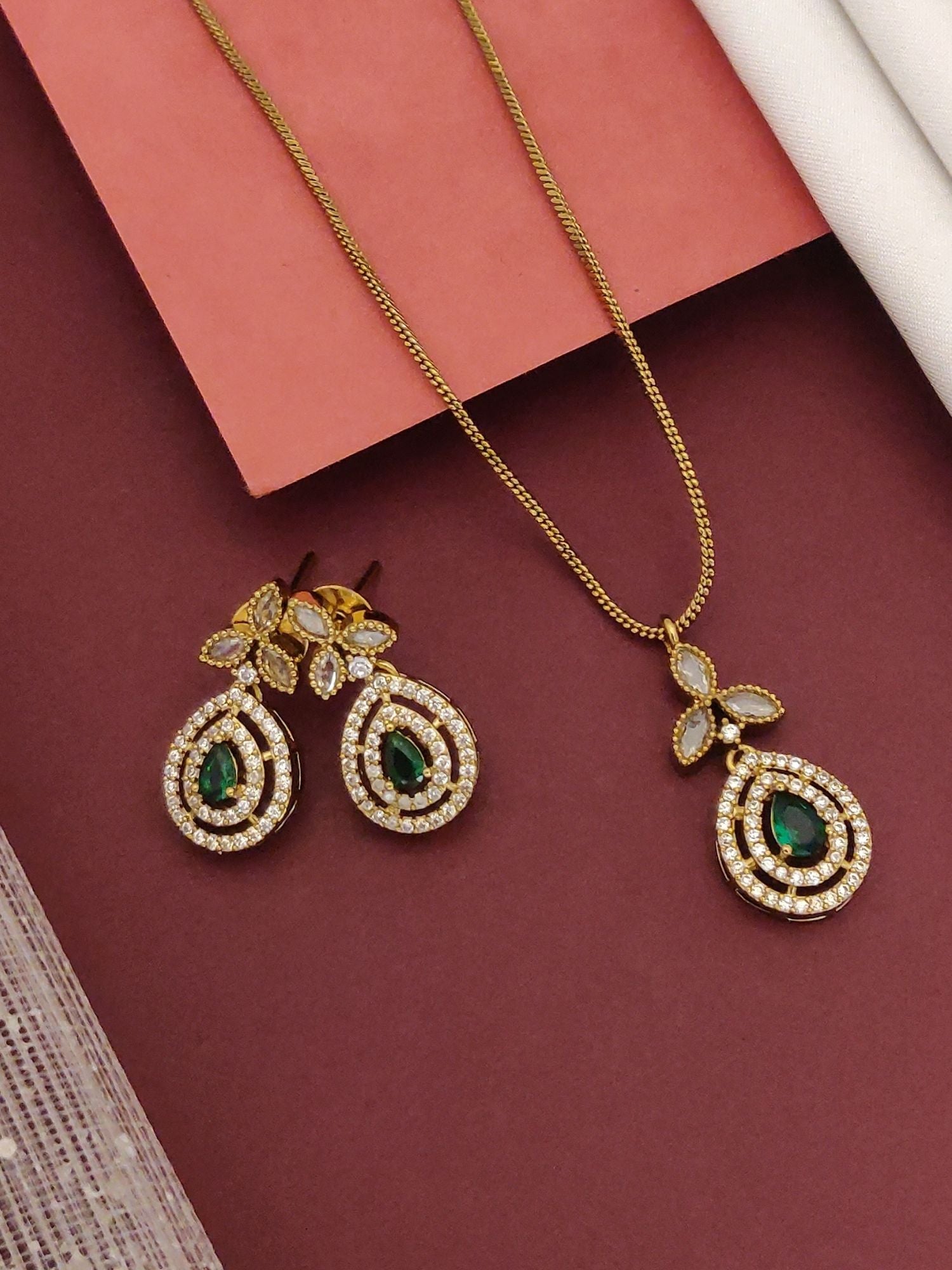 Abdesigns Gold Plated KempStone Pendant Set