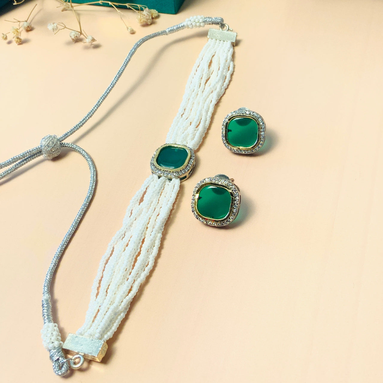 Charming Colouring Stone Silver Plated Pearl Chocker Necklace