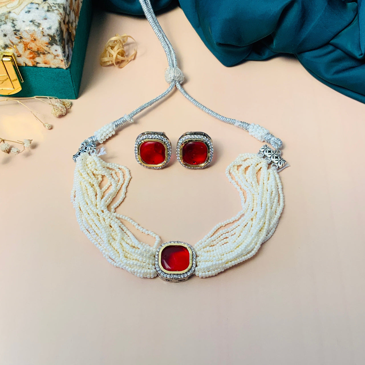 Charming Colouring Stone Silver Plated Pearl Chocker Necklace