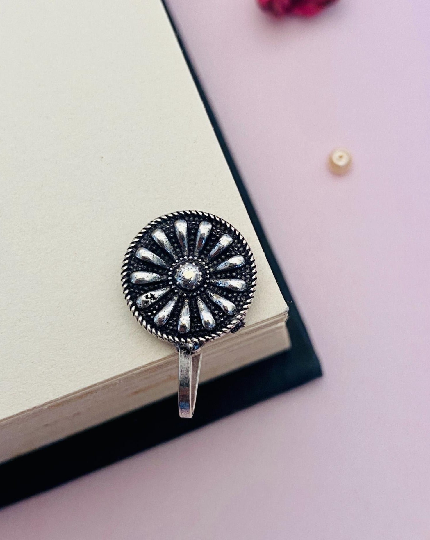 Finely Crafted German Silver Nosepin - Abdesignsjewellery