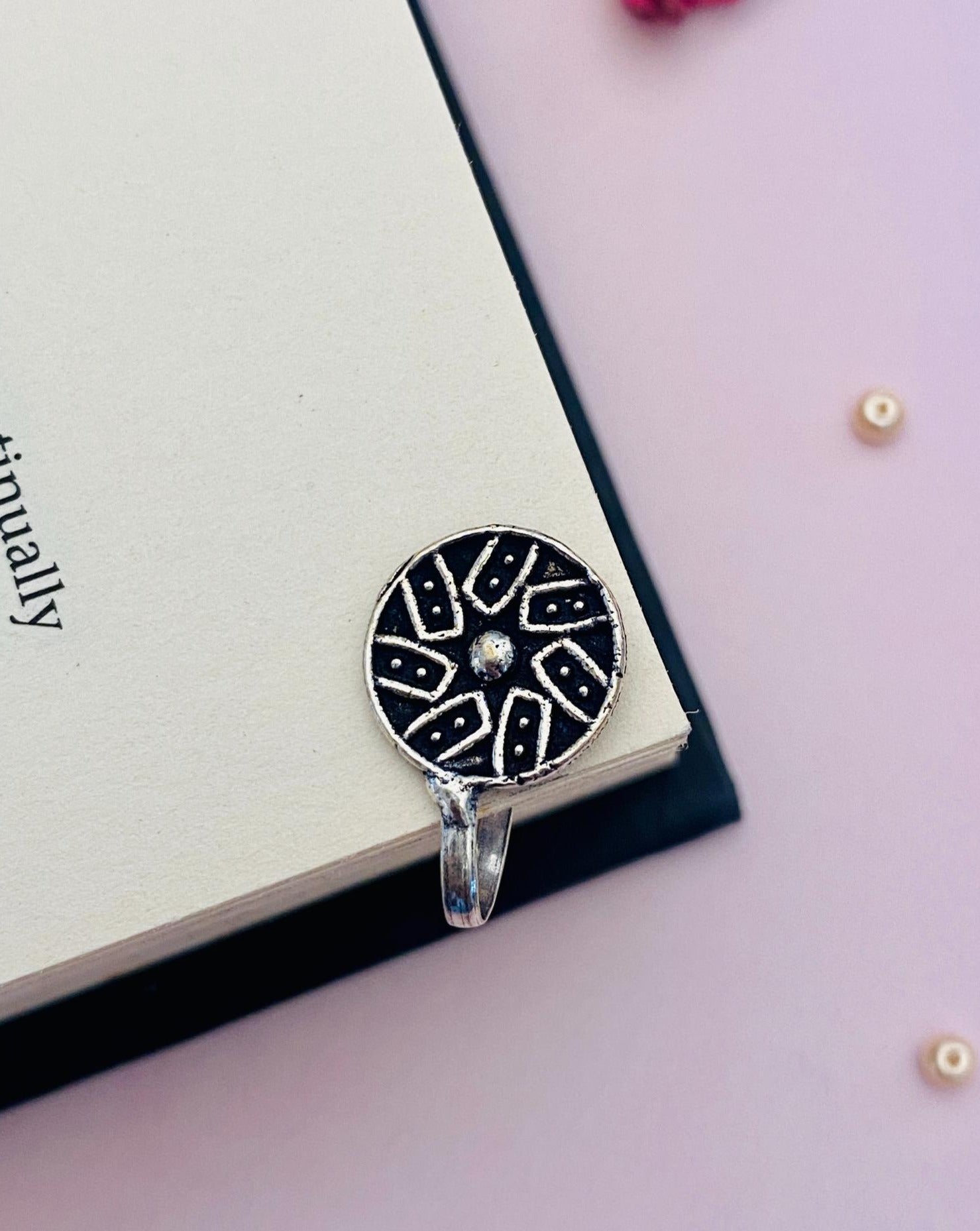 Finely Crafted German Silver Nosepin - Abdesignsjewellery