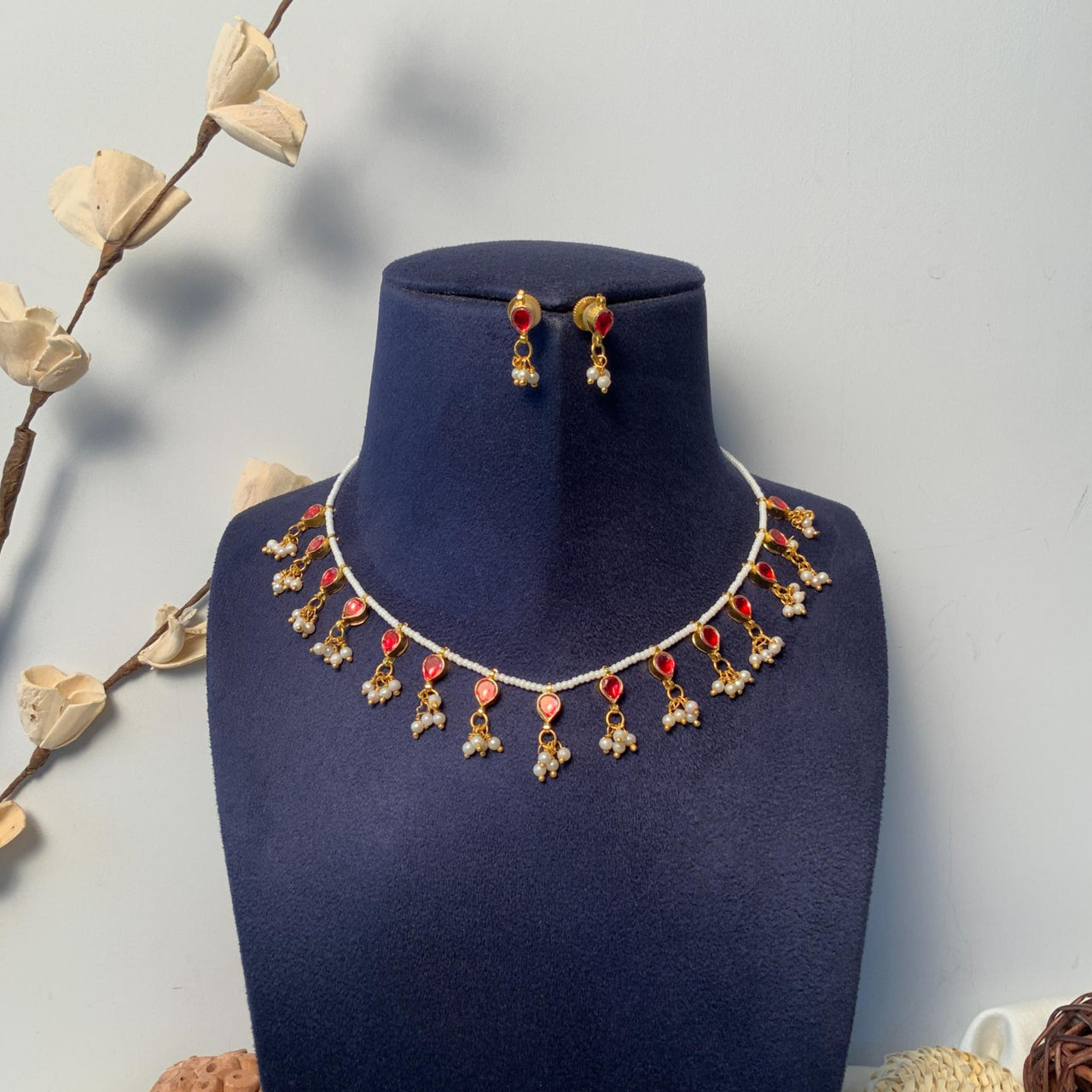 Impressive Gold Plated Kundan Necklace With Beautiful Pearls