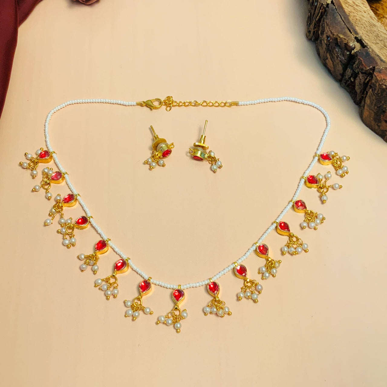 Impressive Gold Plated Kundan Necklace With Beautiful Pearls