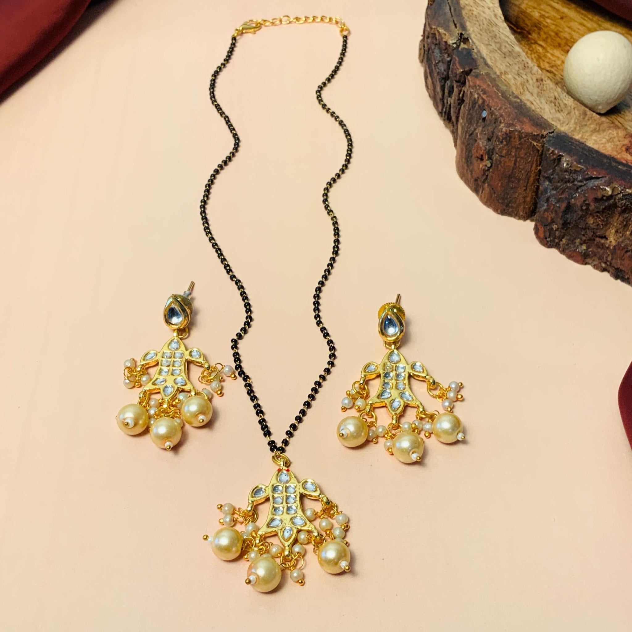 Intricate Gold Plated Pachi Kundan Mangalsutra