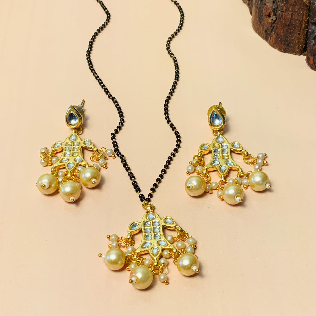 Intricate Gold Plated Pachi Kundan Mangalsutra