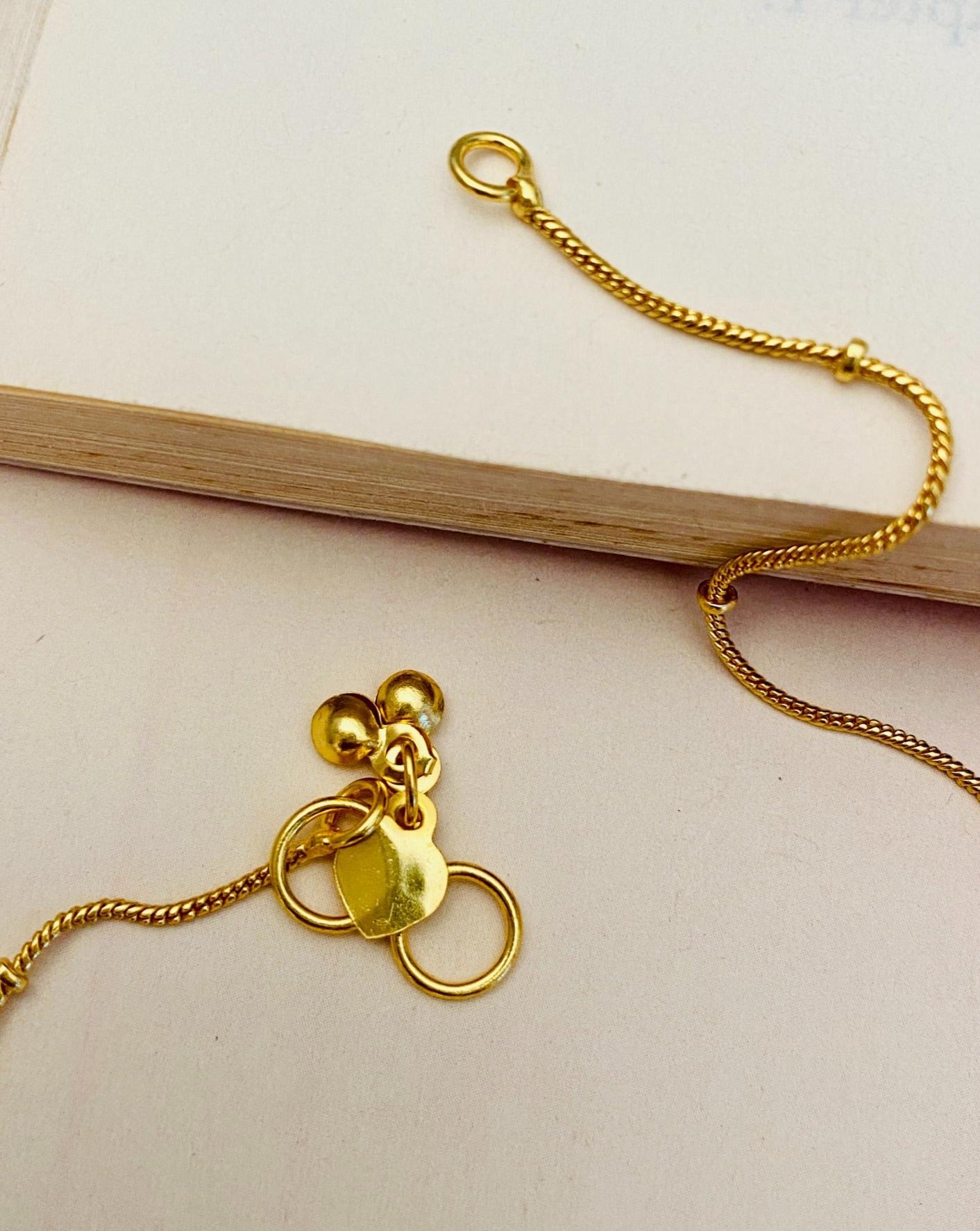 Enchanting Gold Plated Kemp Kundan Floral Anklets - Abdesignsjewellery