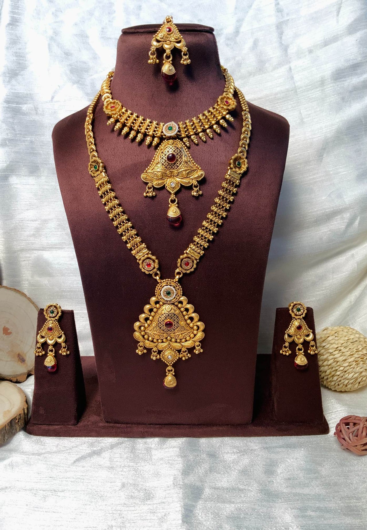 Beautiful Gold Tone Necklace - Abdesignsjewellery