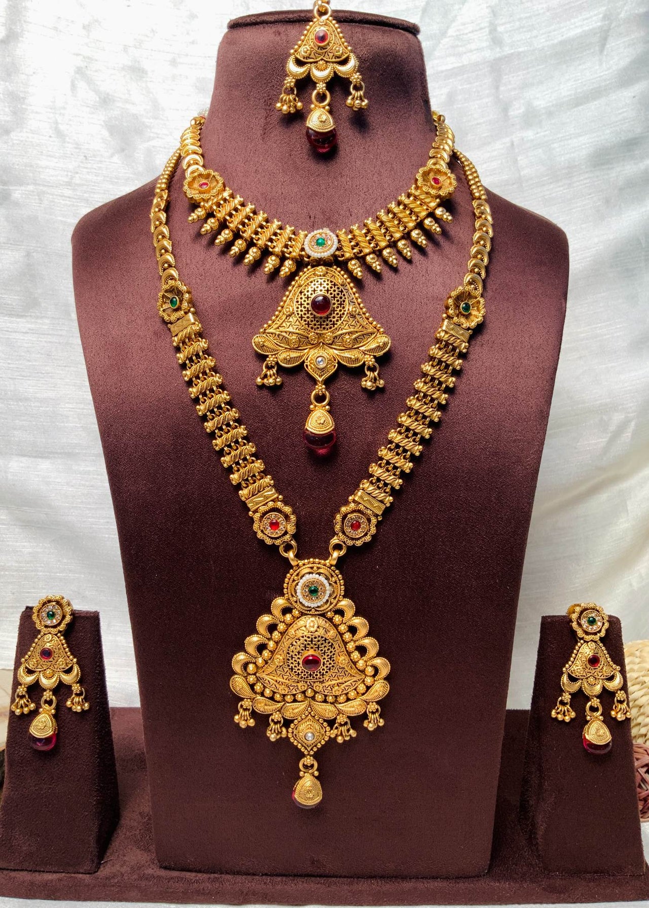 Beautiful Gold Tone Necklace