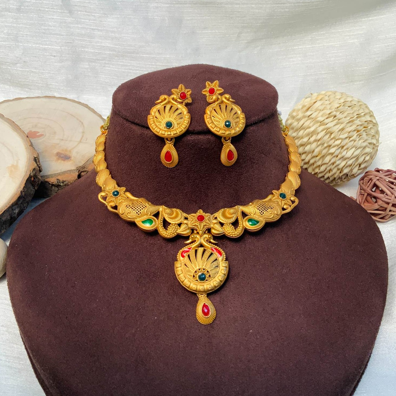 Round Matt Gold Necklace