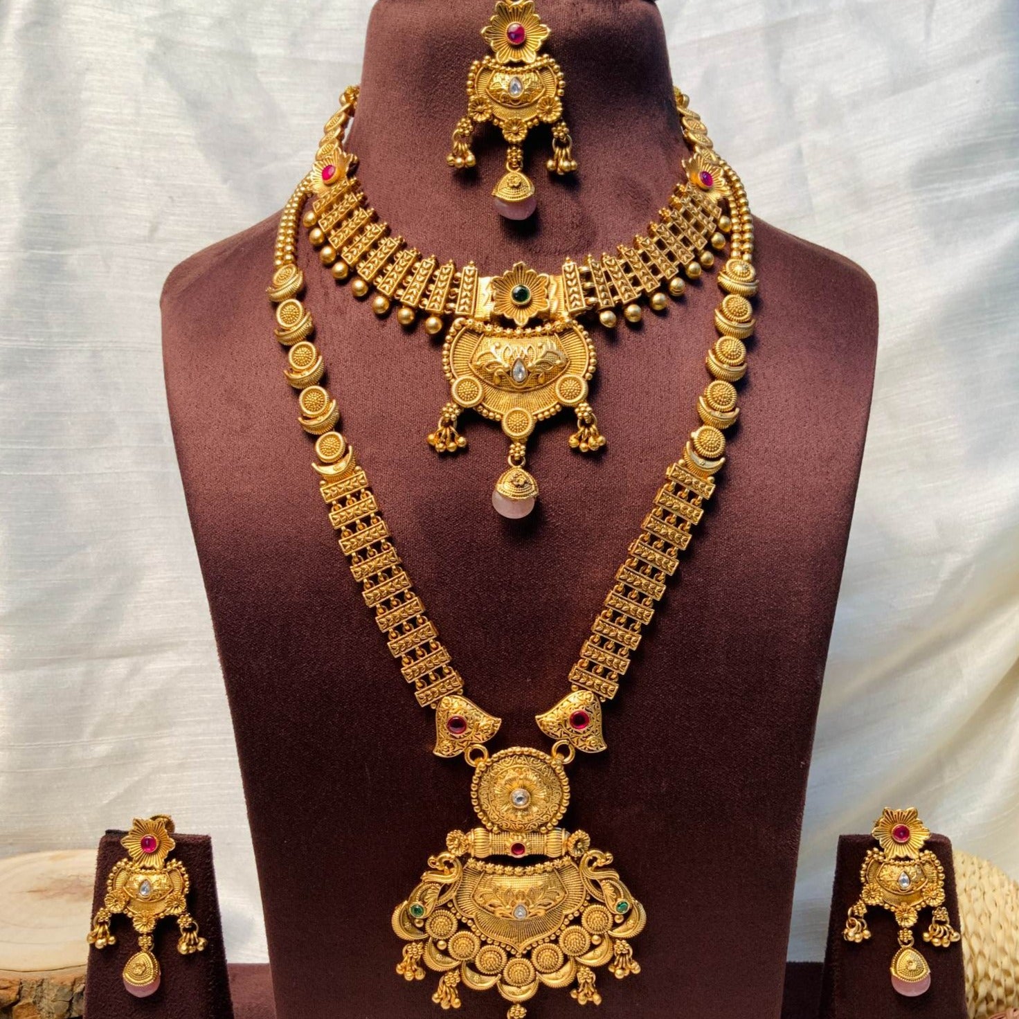 High Quality Gold Tone Necklace