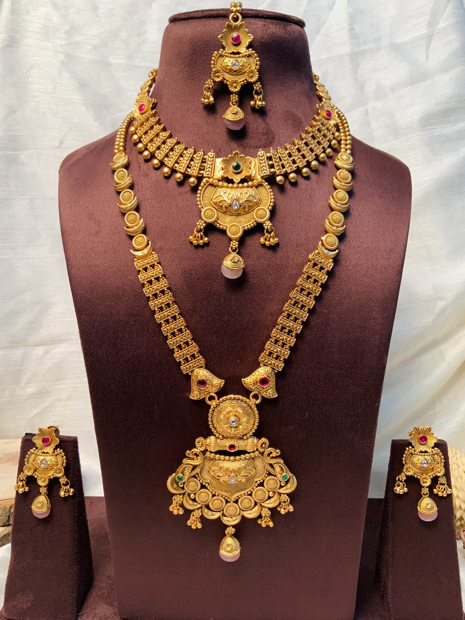 High Quality Gold Tone Necklace