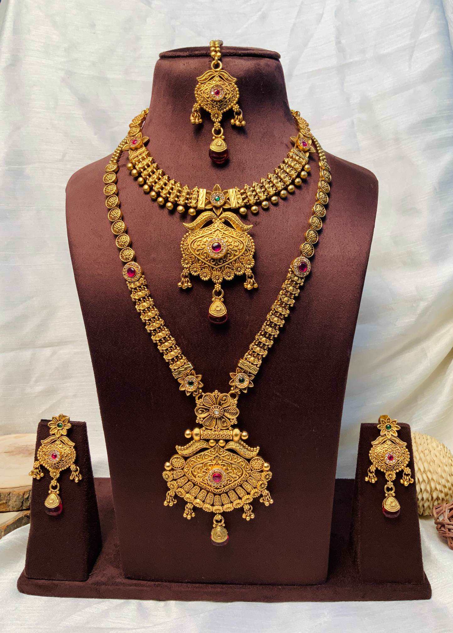 Antique Gold Tone Ruby Stone Necklace - Main Image