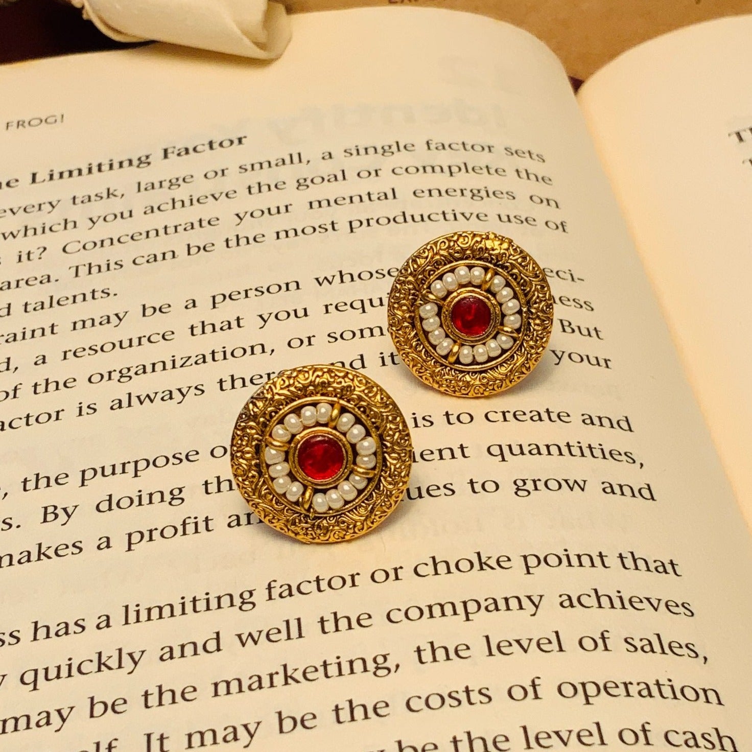 Round Matt Antique Gold Meenakari Necklace Set