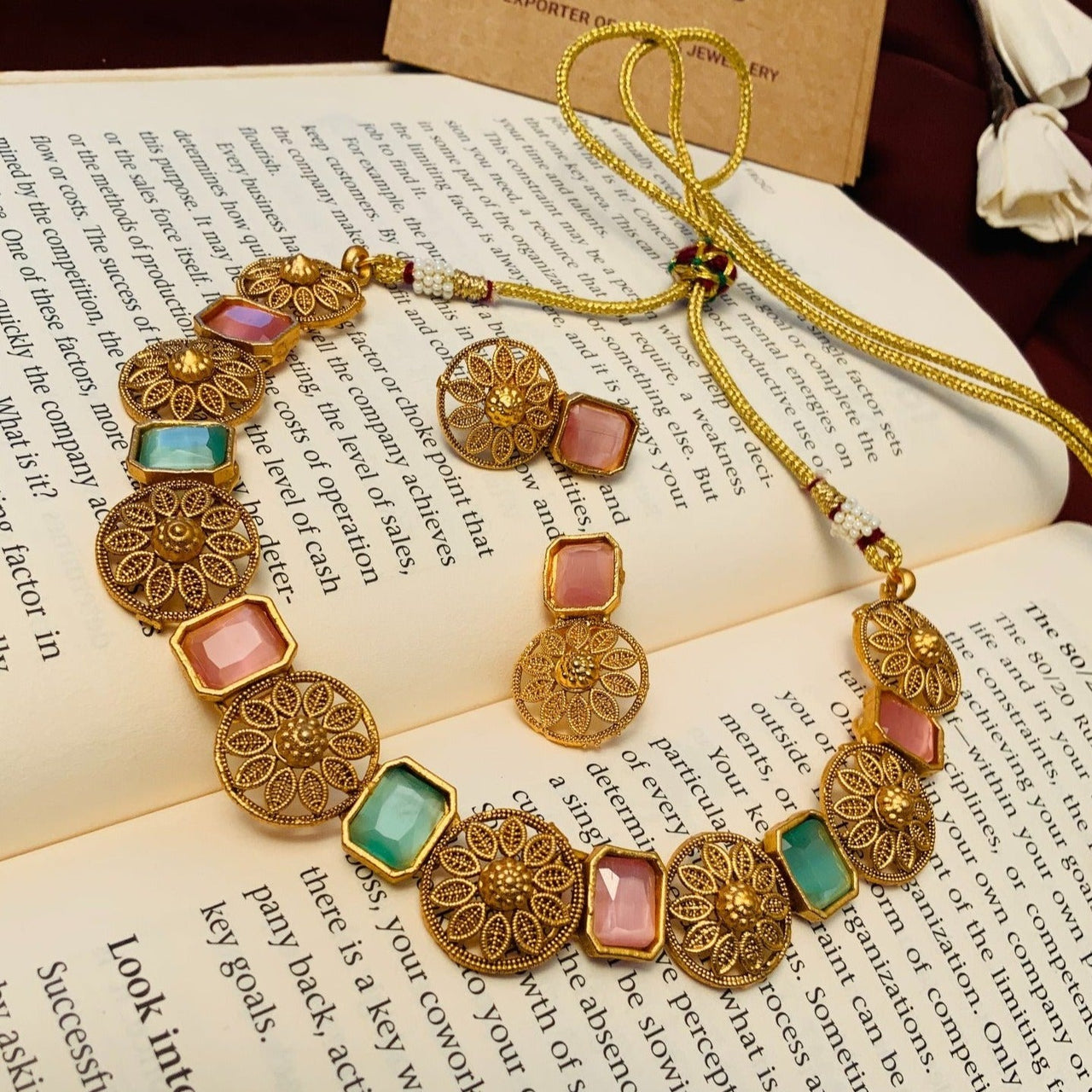 Cherished Floral Pattered Stone Necklace Set - Abdesignsjewellery