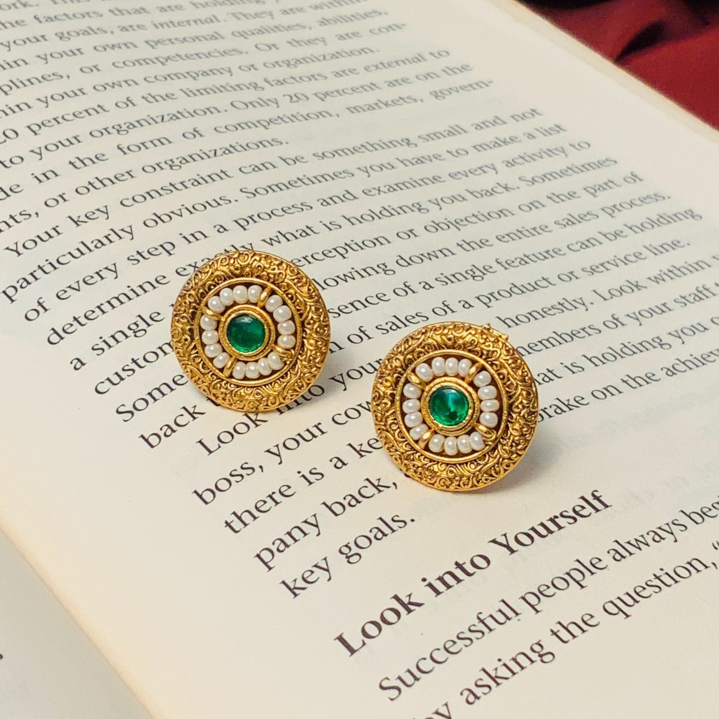 Round Matt Antique Gold Meenakari Necklace Set