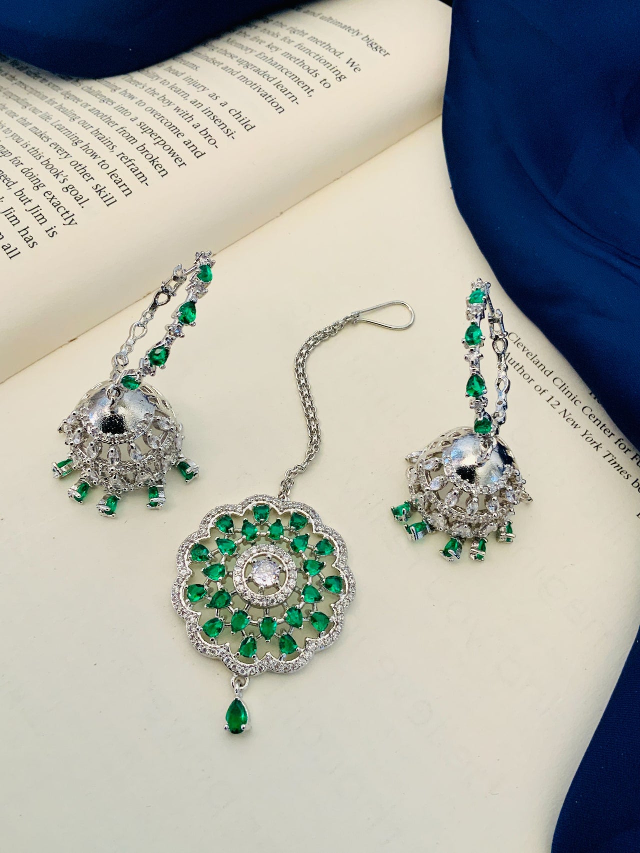Green Diamond Necklace Set