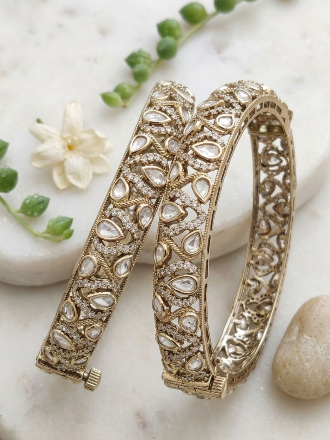 Abdesigns Antique White Polki Victorian Bangles Set