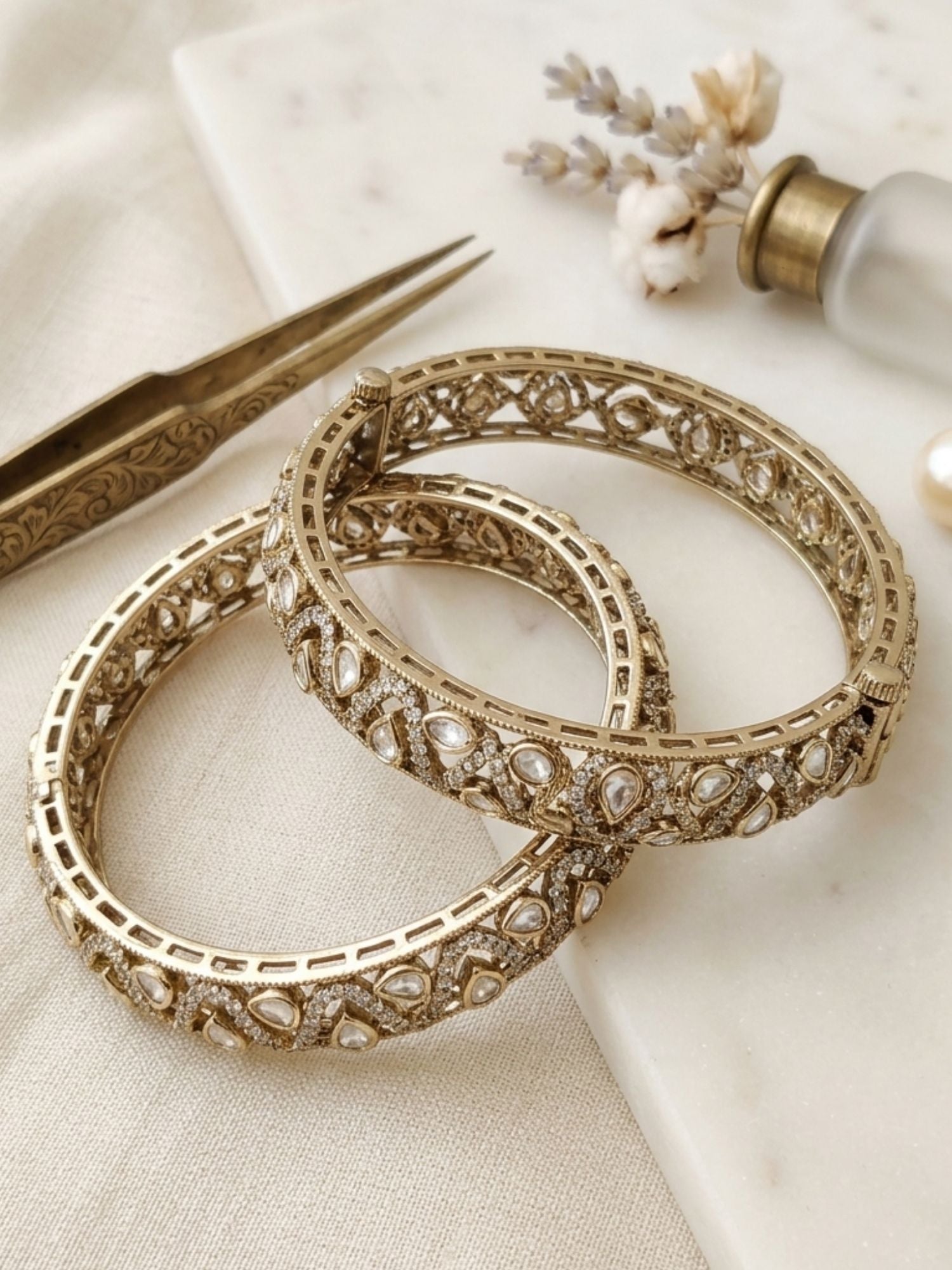 Abdesigns Antique White Polki Victorian Bangles Set