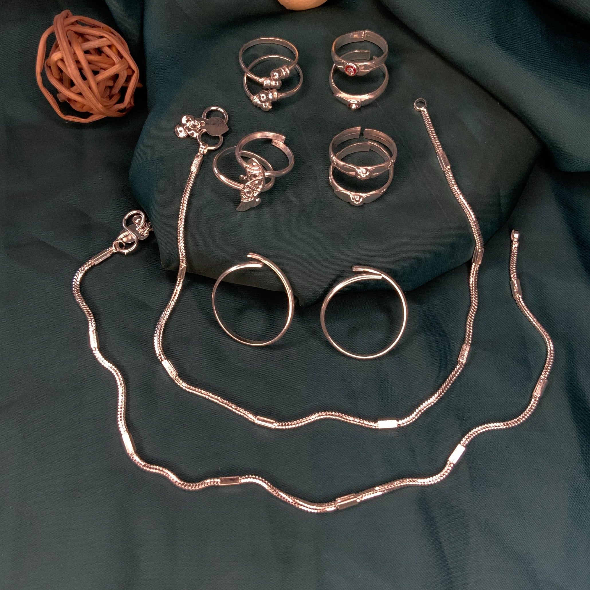 Endearing Silver Oxidised Anklet & Toe Rings Combo - Abdesignsjewellery