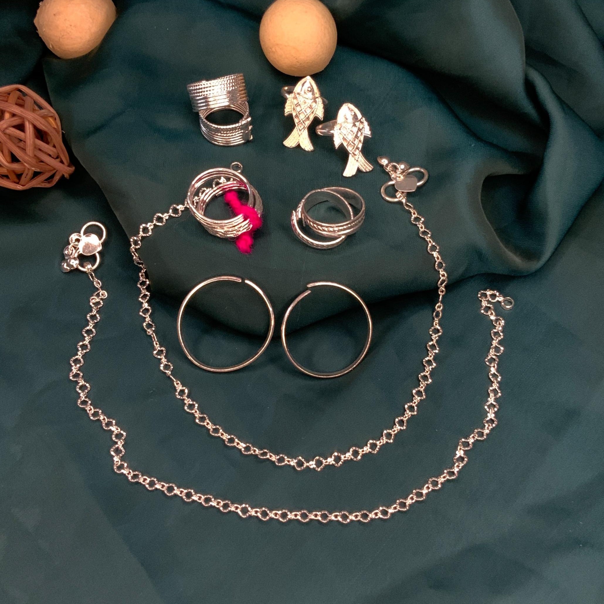 Ravishing Silver Oxidised Anklet & Toe Rings Combo