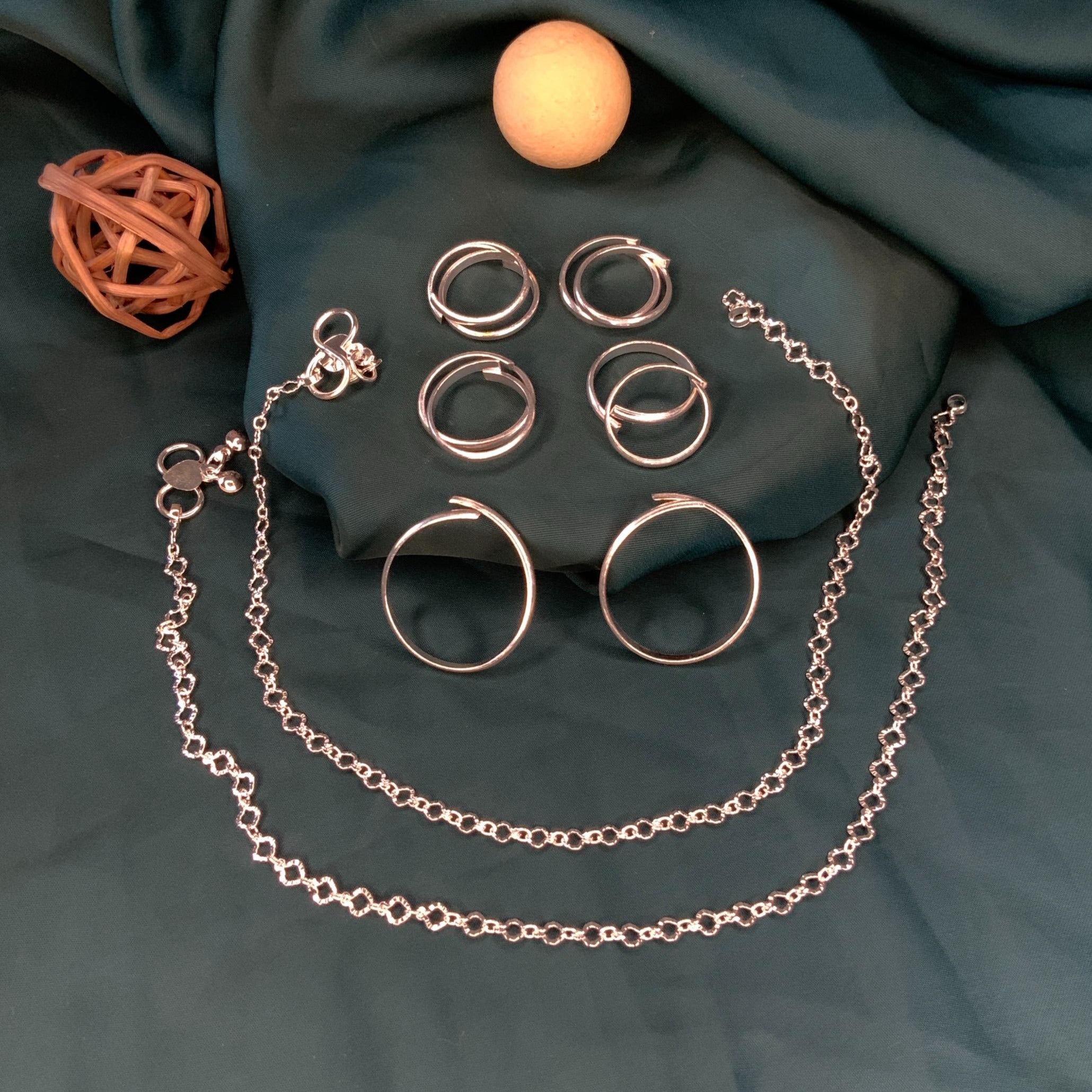 Pleasing Silver Oxidised Anklet & Toe Rings Combo