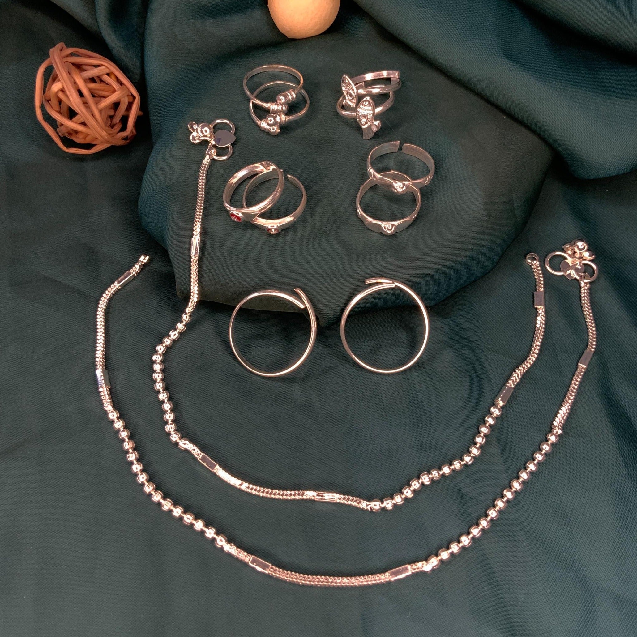 Endearing Silver Oxidised Anklet & Toe Rings Combo - Abdesignsjewellery