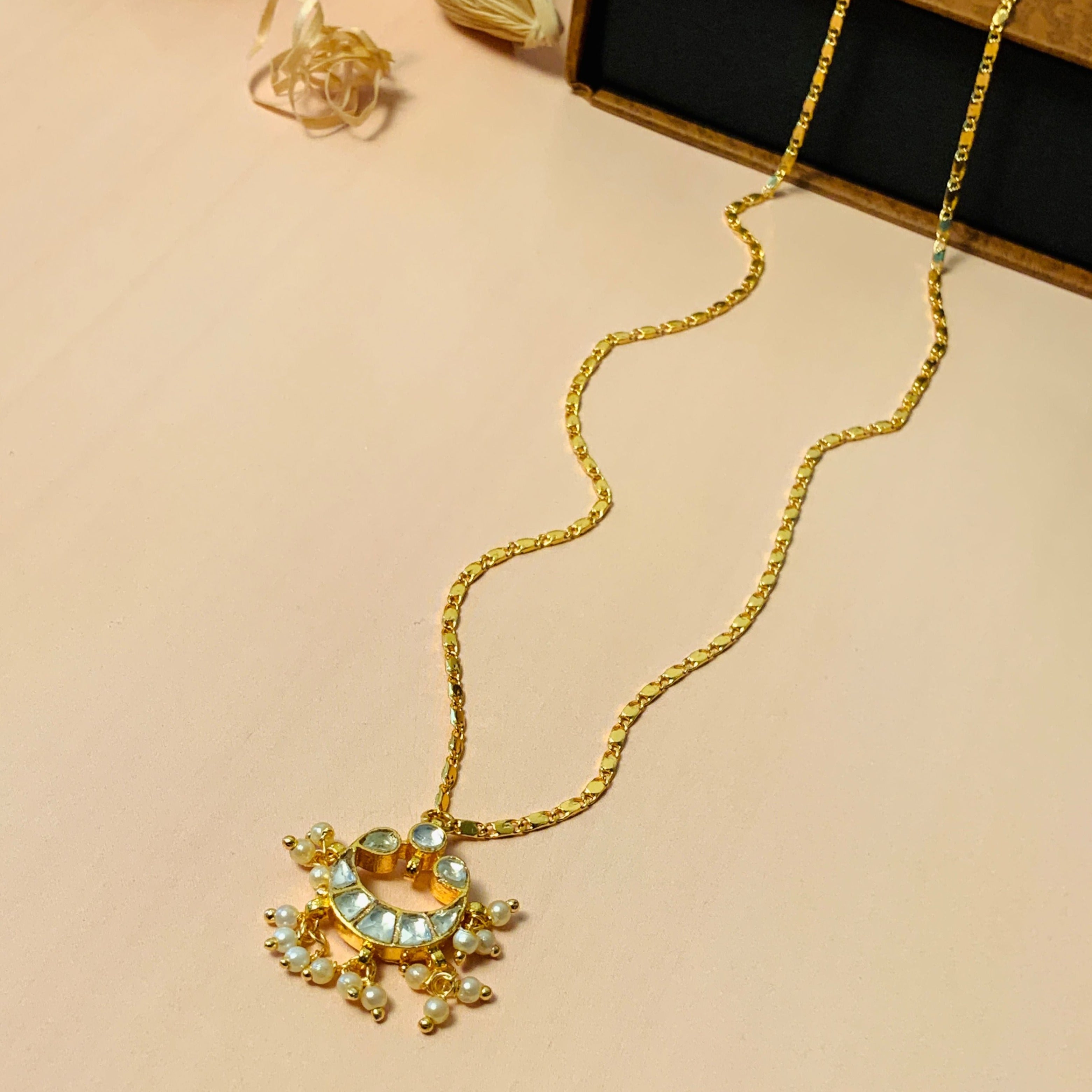 Traditional Ahmedabadi Pachi Kundan Pendant Chain
