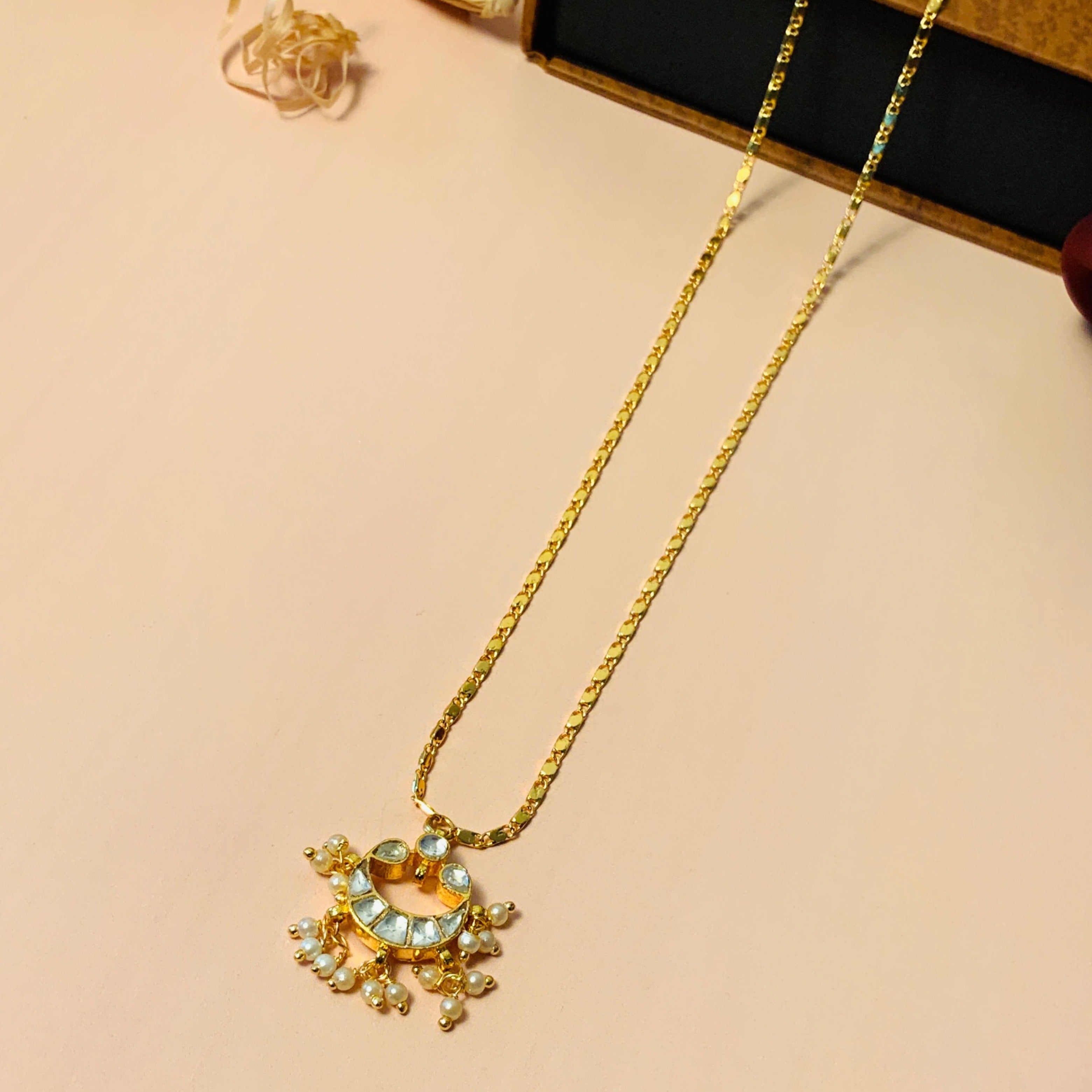 Traditional Ahmedabadi Pachi Kundan Pendant Chain
