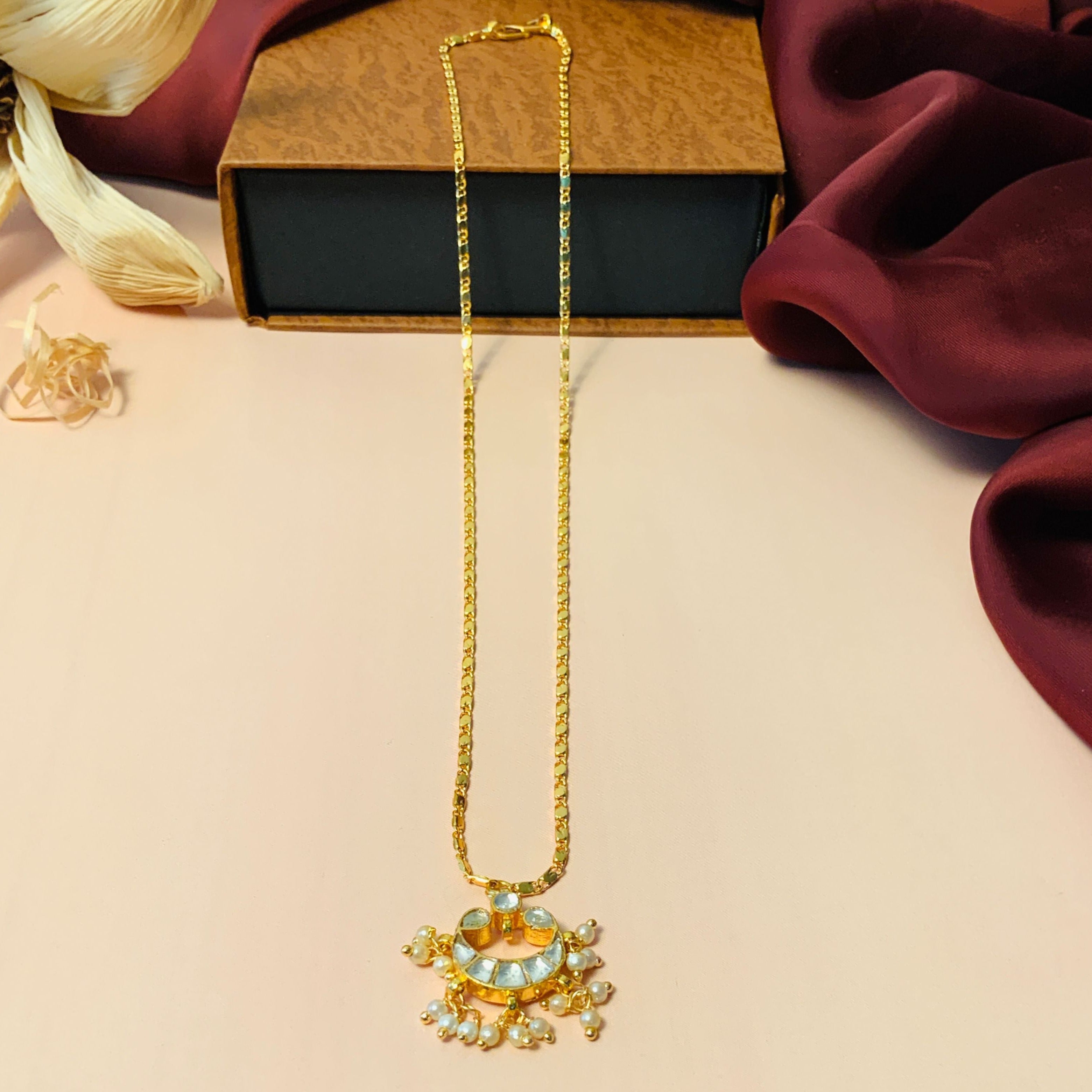 Traditional Ahmedabadi Pachi Kundan Pendant Chain
