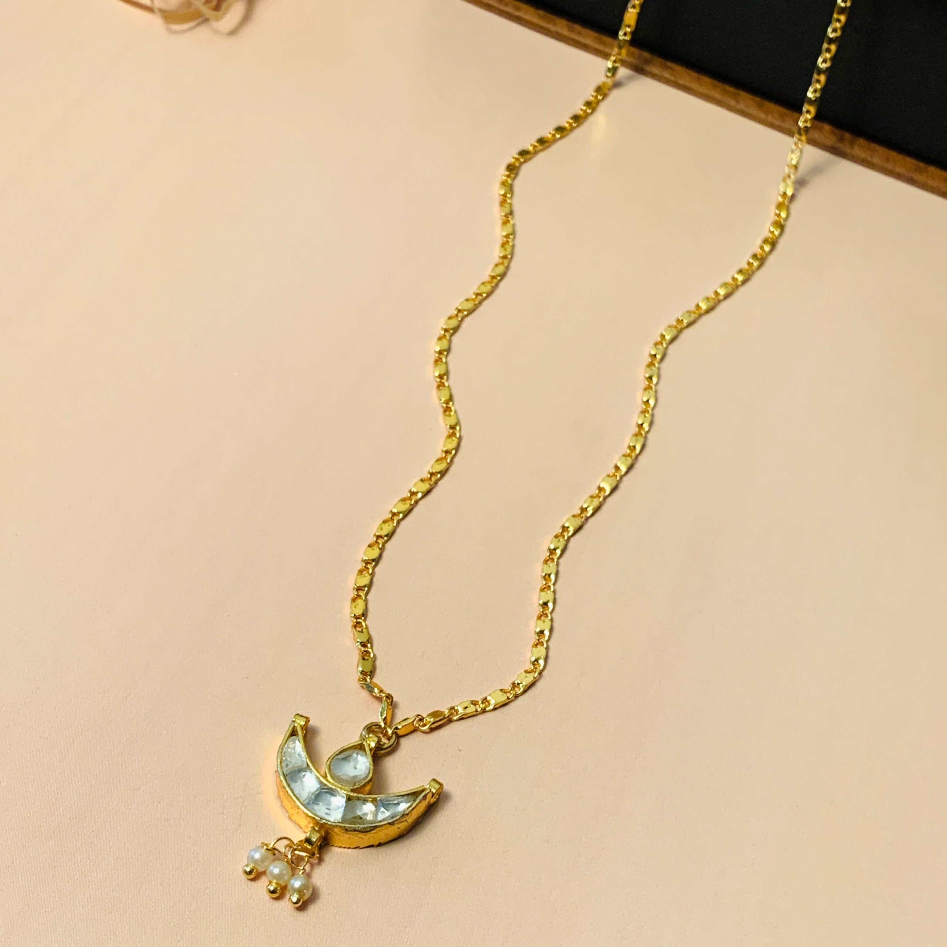 Traditional Ahmedabadi Pachi Kundan Pendant Chain