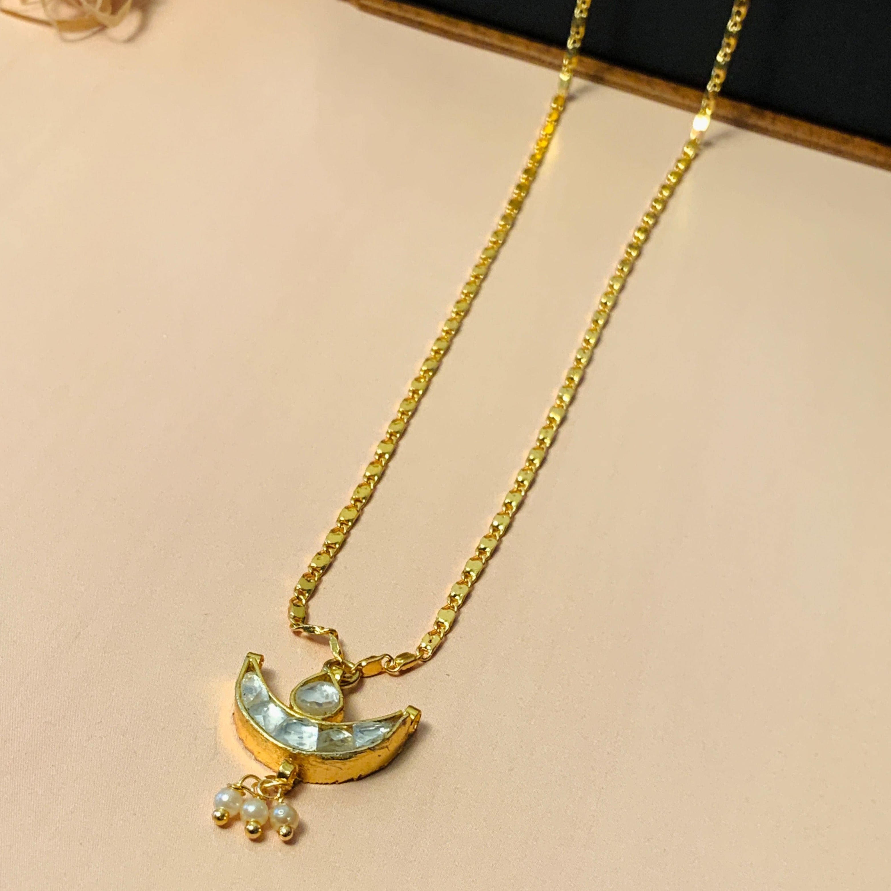 Traditional Ahmedabadi Pachi Kundan Pendant Chain