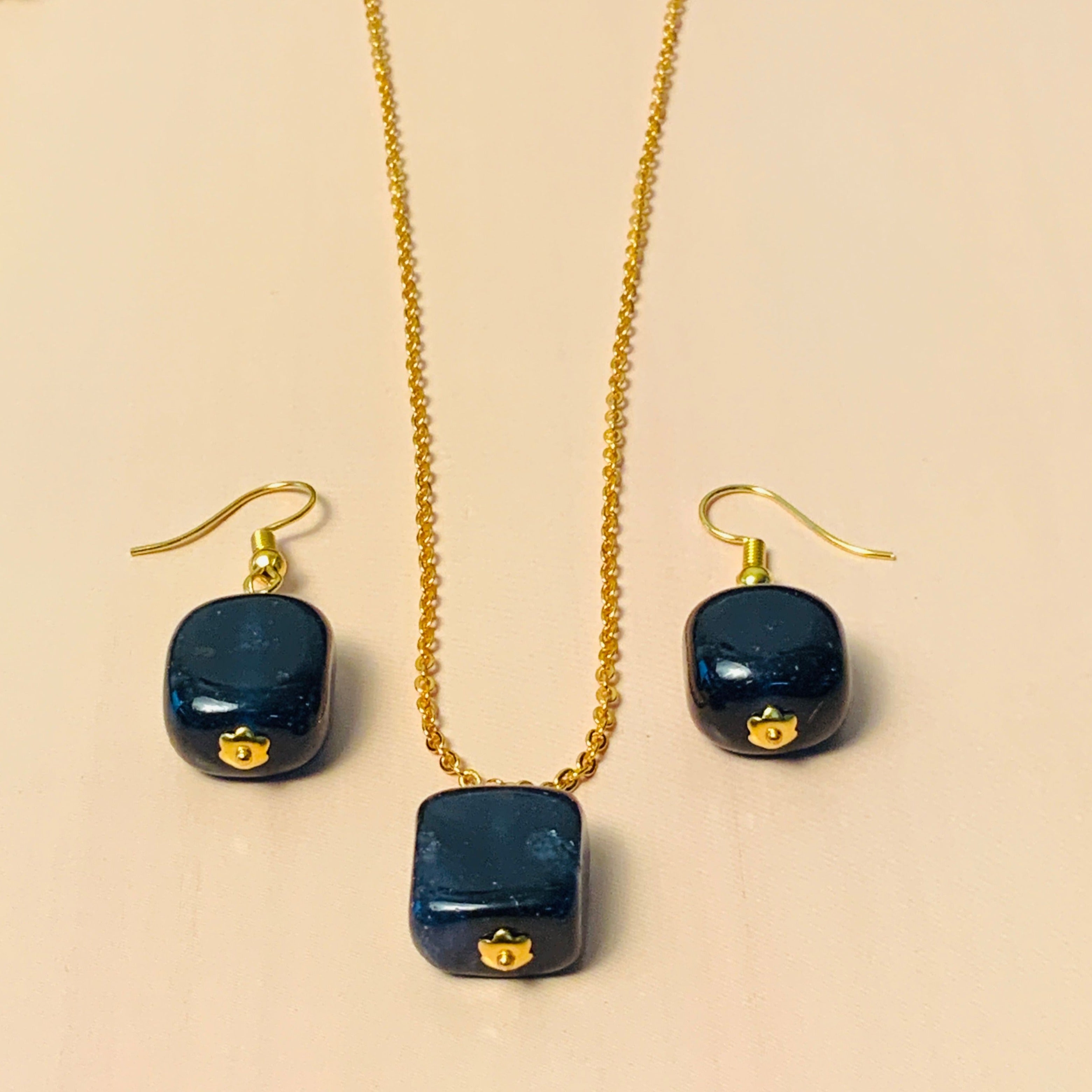 Stunning High Quality Monalisa Bead Necklace