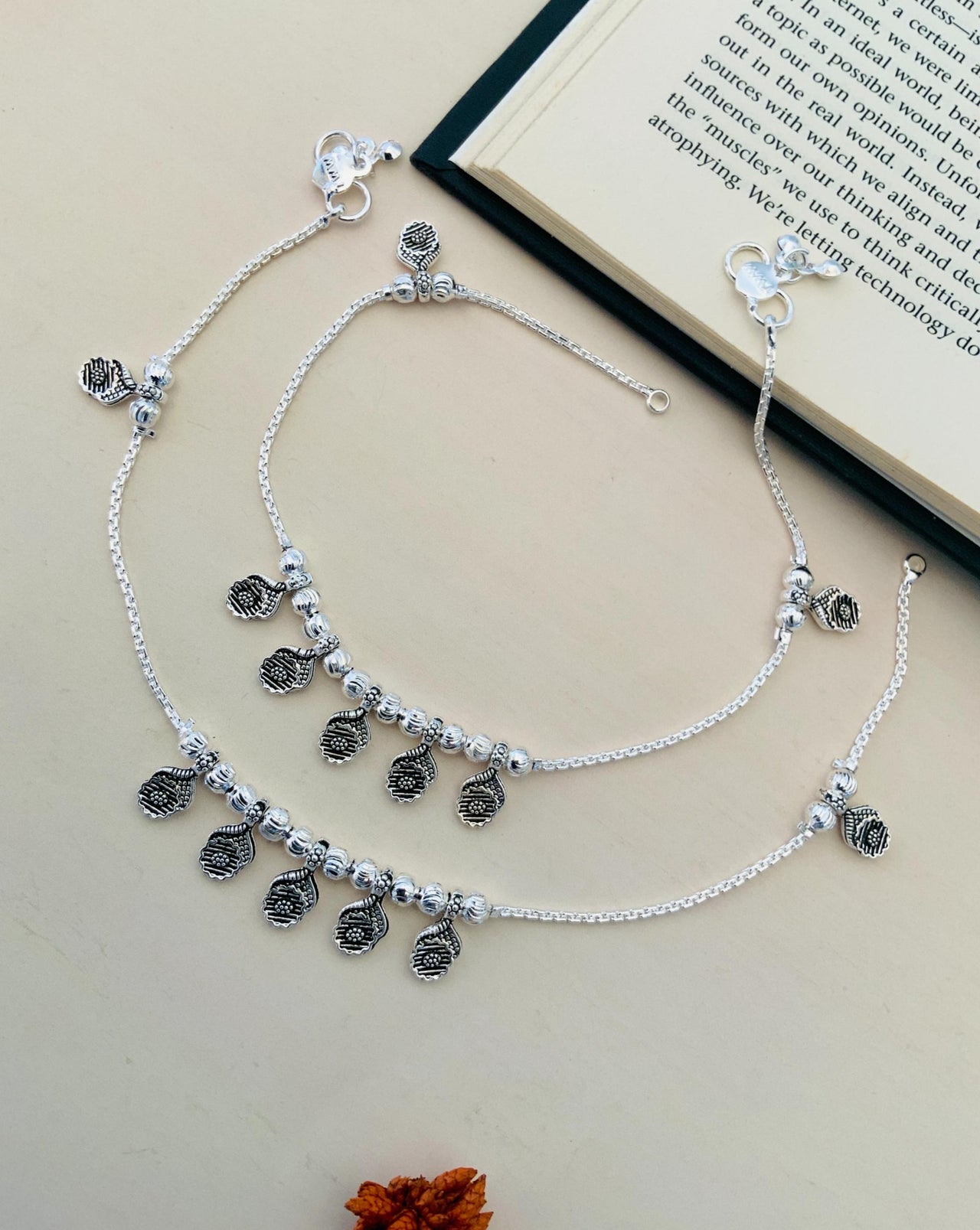 Enchanting Silver Plated Floral Anklets - Abdesignsjewellery