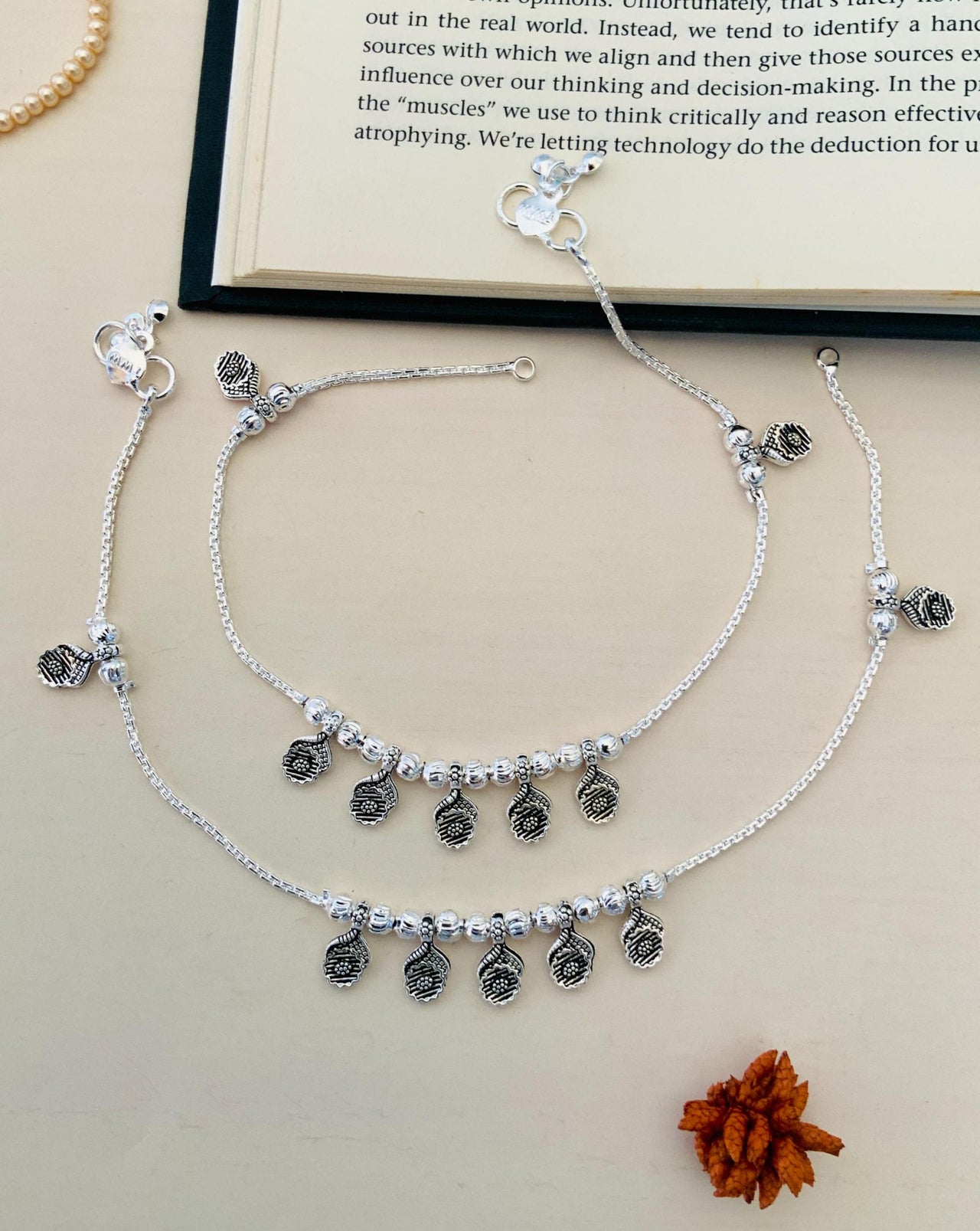 Enchanting Silver Plated Floral Anklets - Abdesignsjewellery