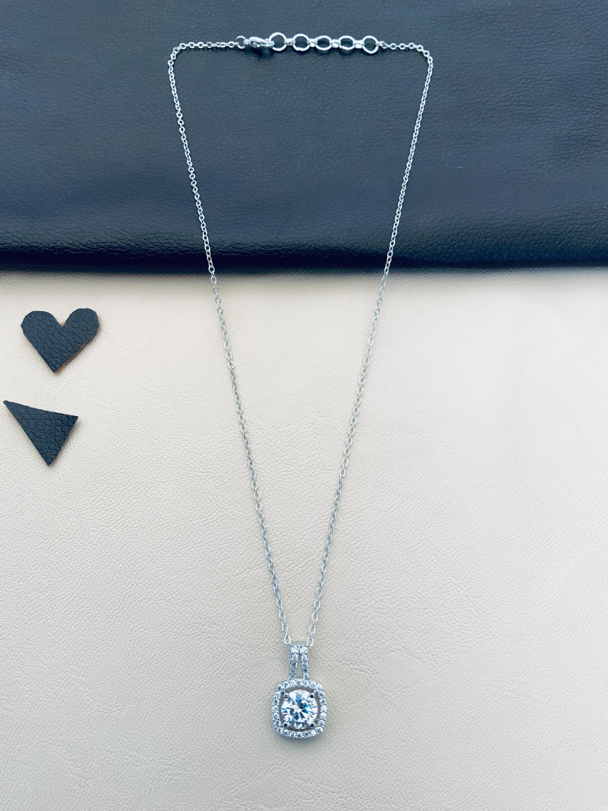 Beautiful Round Gold Pendant Necklace - Abdesignsjewellery