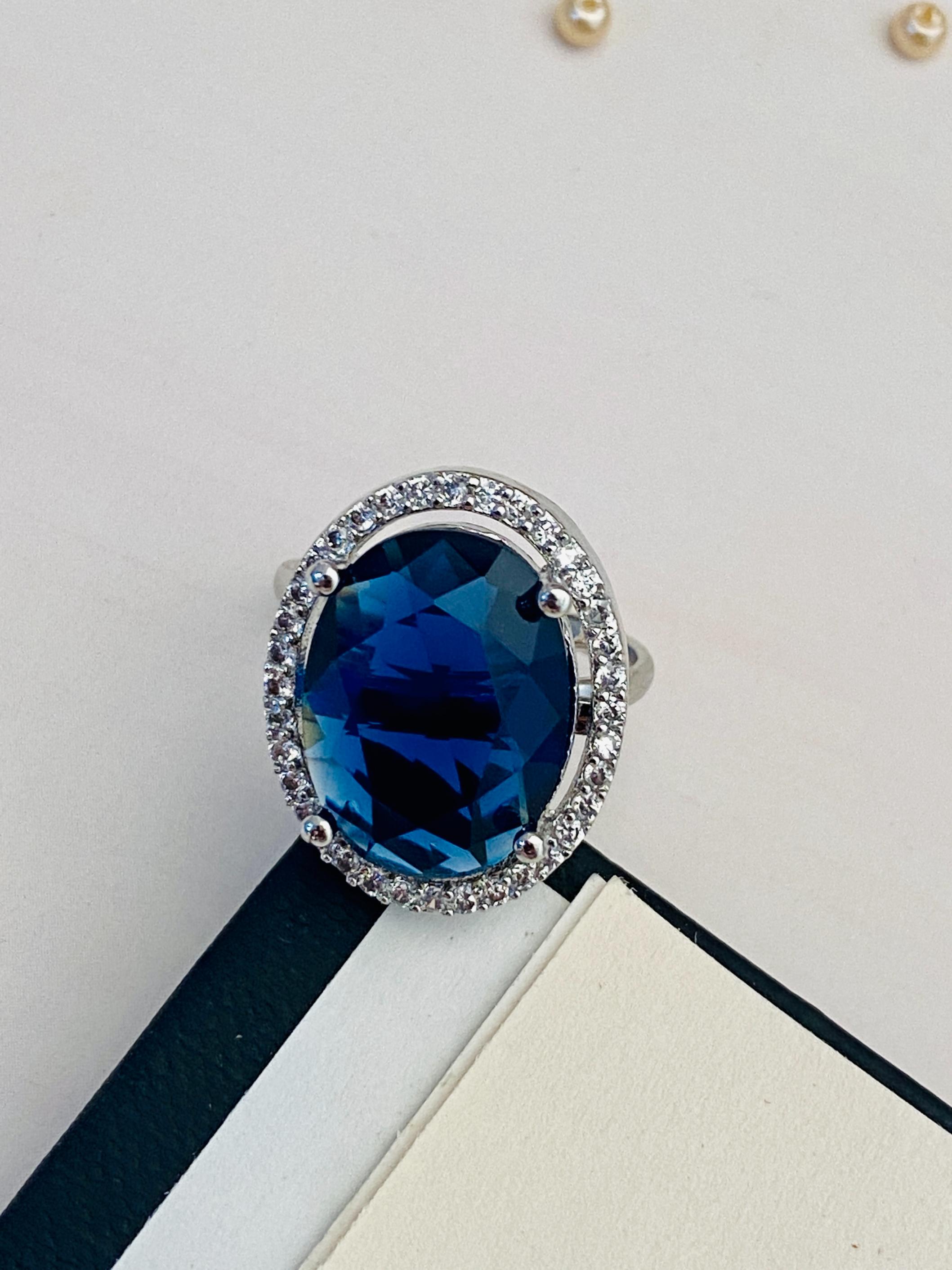 Elegant Silver Plated Oval Cut Zircon Cocktail Ring - Abdesignsjewellery