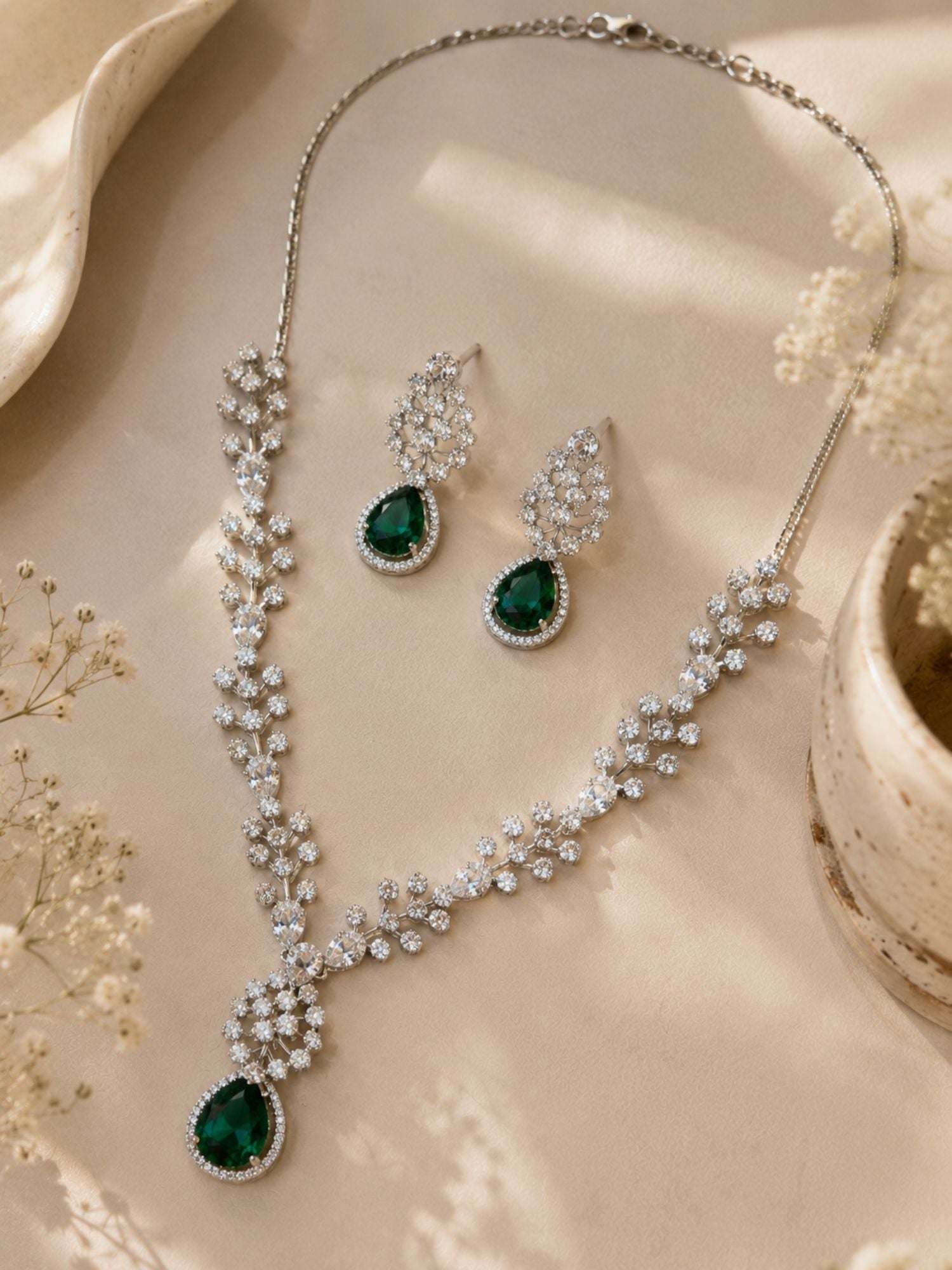 Modern Floral Emerald Jewellery Set – Elegant Party Glam | Abdesigns