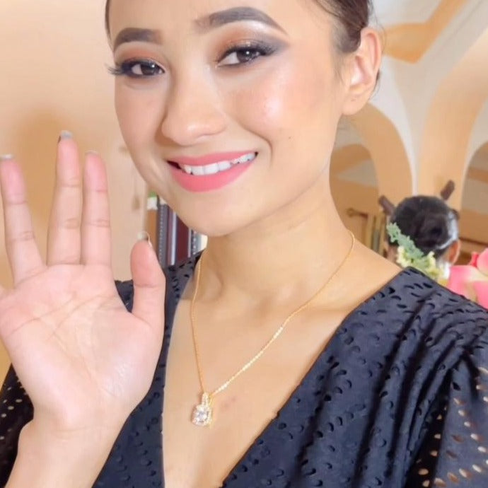 Khusboo Pradhan Gold Diamond Necklace Chain Design