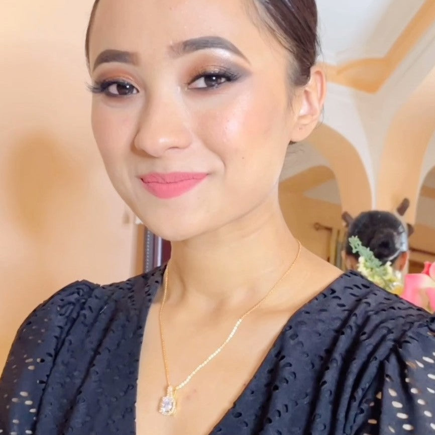 Khusboo Pradhan Round Gold Pendant Necklace Chain