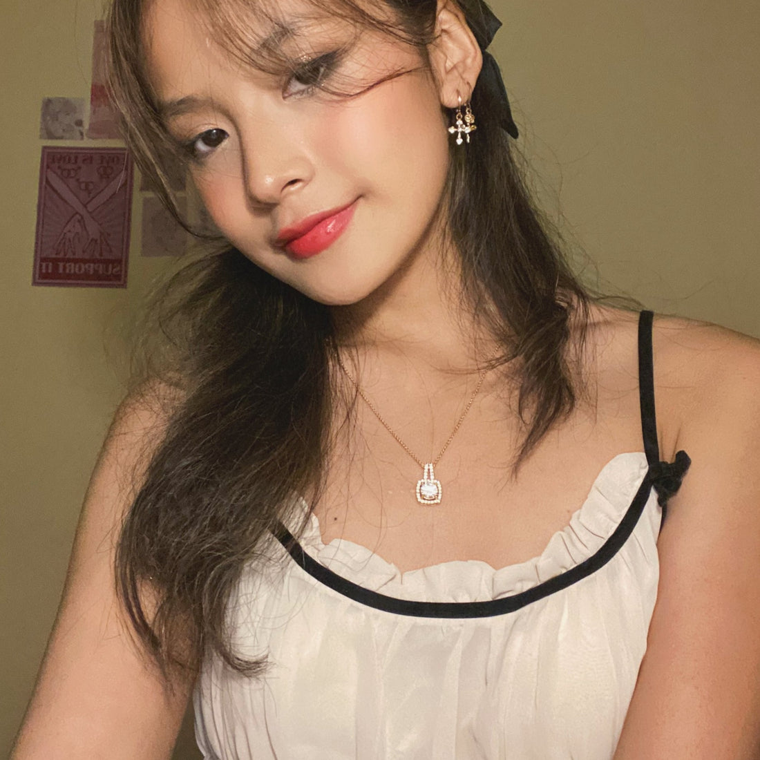 Trishala Manger Round Gold Pendant Necklace Chain