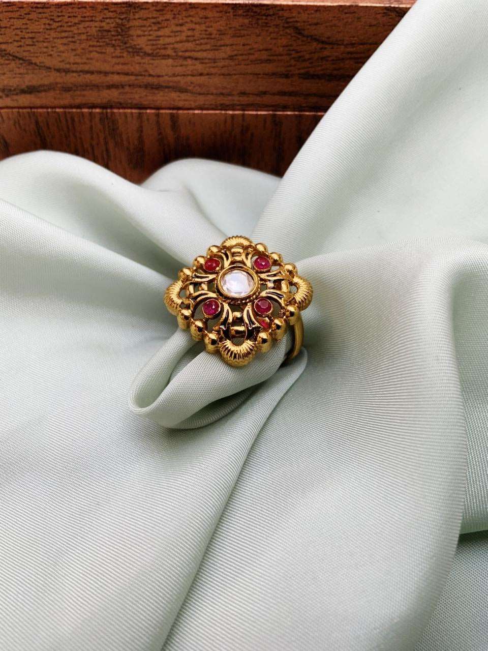 Antique Pretty Golden Ring - Abdesignsjewellery