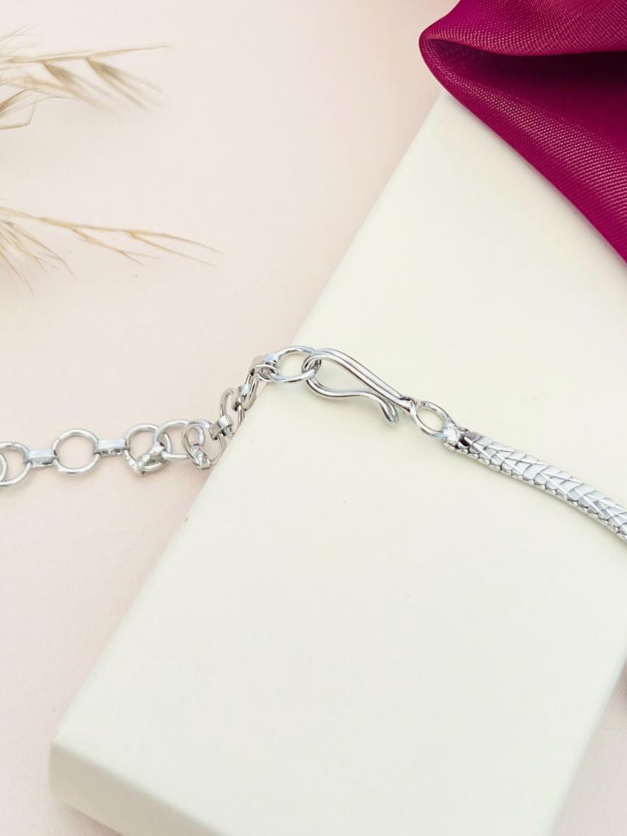 Abdesignsjewellery double layer silver necklace set close up of silver clasp chain and extension links