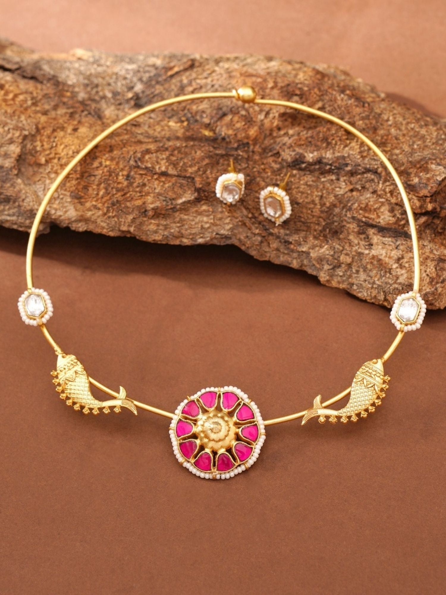 Abdesignsjewellery elegant artificial ruby necklace gold choker with fish motifs round ruby pendant and matching studs