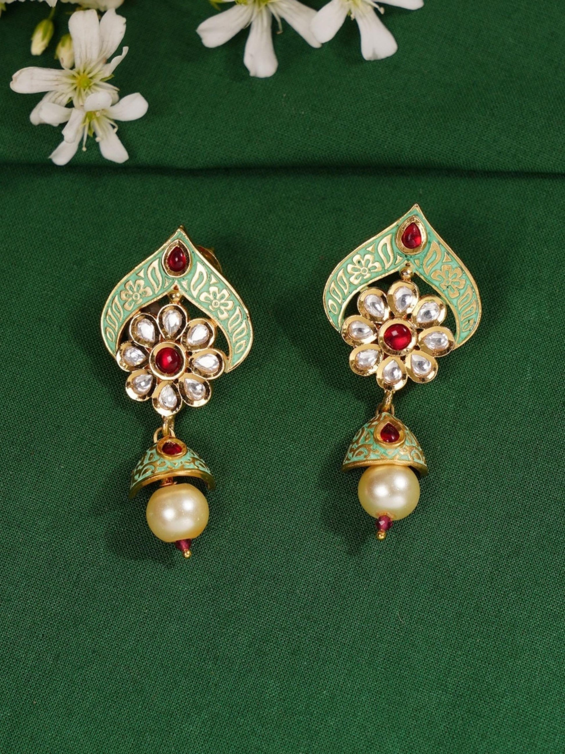 Elegant High Quality Kundan Necklace Set featuring intricate floral design earrings with pearls and red accents